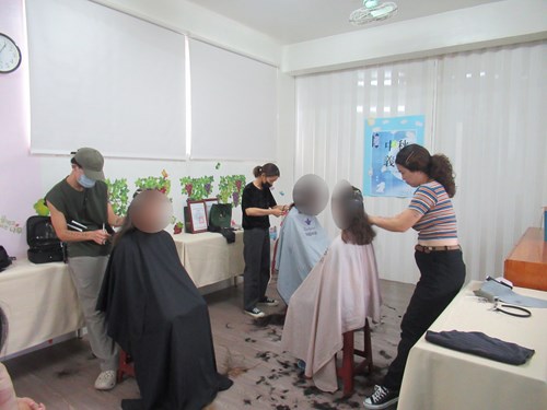 收容人以清新的容貌與氣質迎接中秋佳節，心中滿懷對社會溫暖的感謝